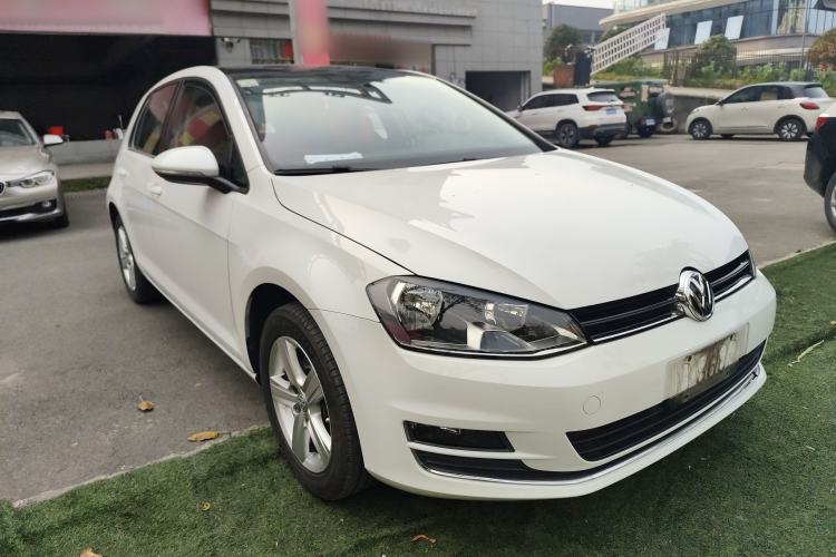 Used Volkswagen Golf 2016 230TSI Manual Comfort Version
