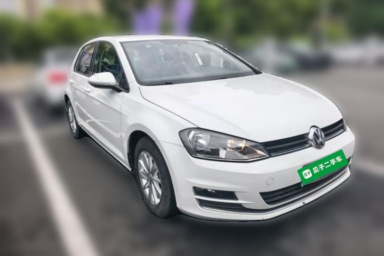 Used Volkswagen Golf 2016 1.6L Manual Fashion Edition Front Right 45 Deg