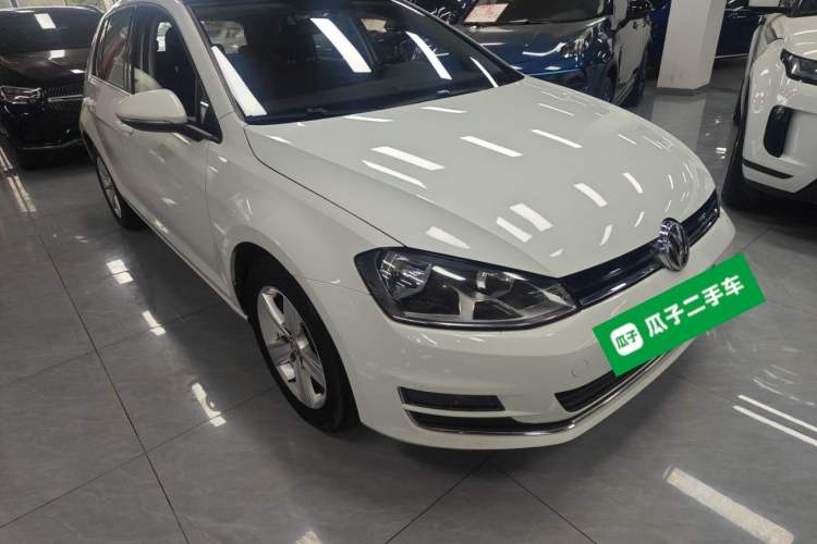 Used Volkswagen Golf 2016 1.6L Automatic Comfort Model Front Right 45 Deg