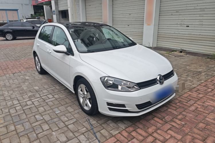 Used Volkswagen Golf 2016 230TSI Automatic Comfort Version Front Right 45 Deg