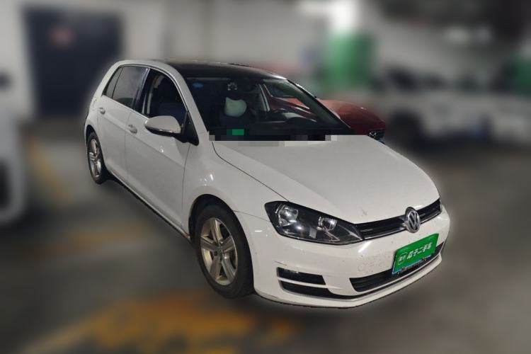 Used Volkswagen Golf 2016 230TSI Automatic Comfort Version Front Right 45 Deg