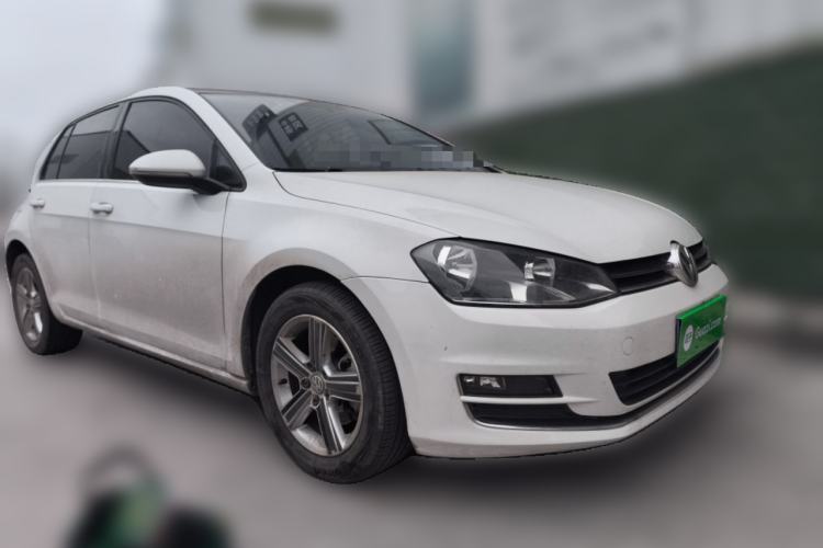 Used Volkswagen Golf 2016 1.6L Automatic Comfort Model Front Right 45 Deg