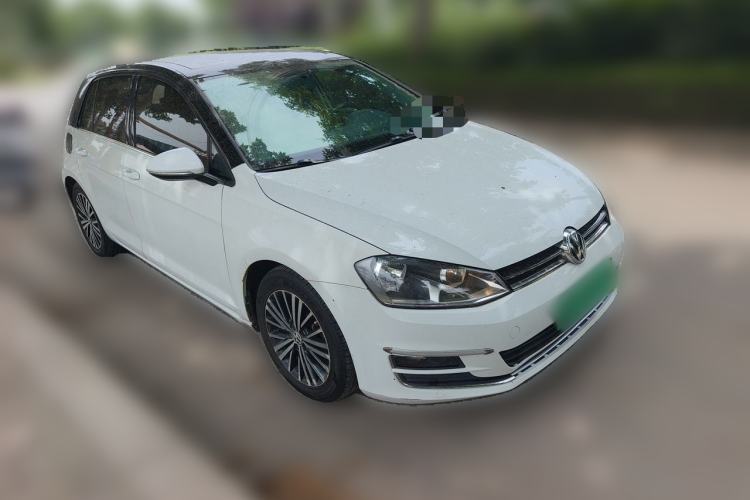 Used Volkswagen Golf 2016 230TSI Automatic Comfort Version Front Right 45 Deg