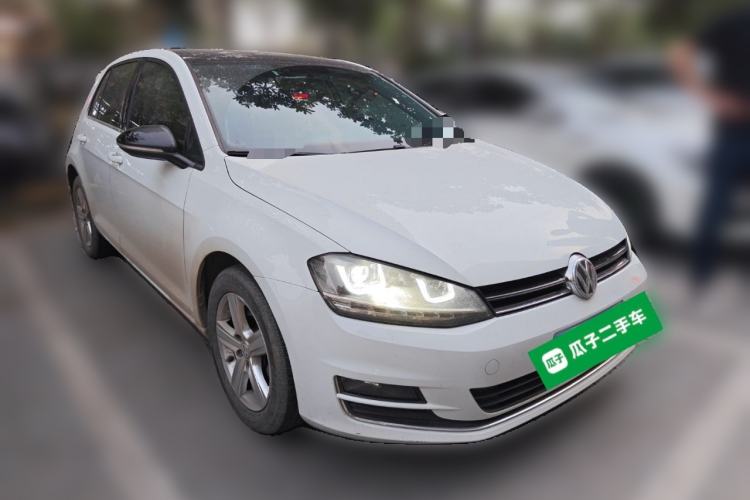 Used Volkswagen Golf 2016 230TSI Automatic Comfort Version Front Right 45 Deg