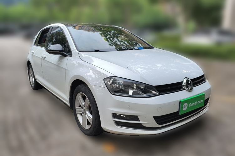 Used Volkswagen Golf 2016 1.6L Automatic Comfort Model Front Right 45 Deg