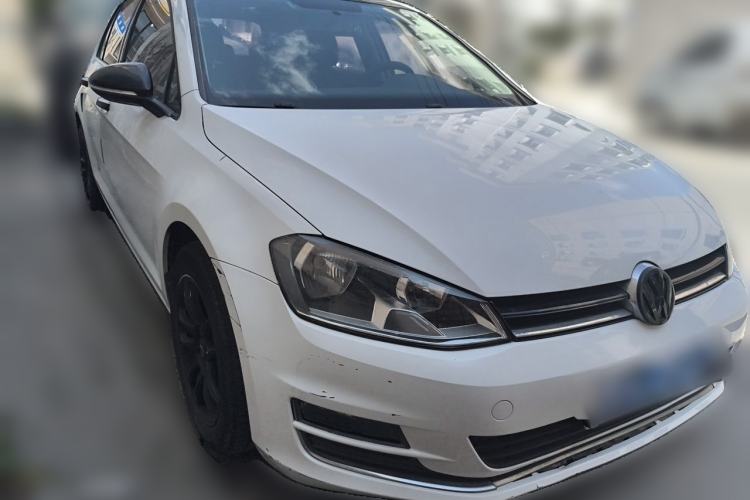 Used Volkswagen Golf 2016 230TSI Automatic Comfort Version Front Right 45 Deg