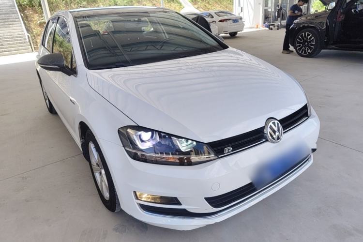Used Volkswagen Golf 2016 230TSI Automatic Comfort Version Front Right 45 Deg
