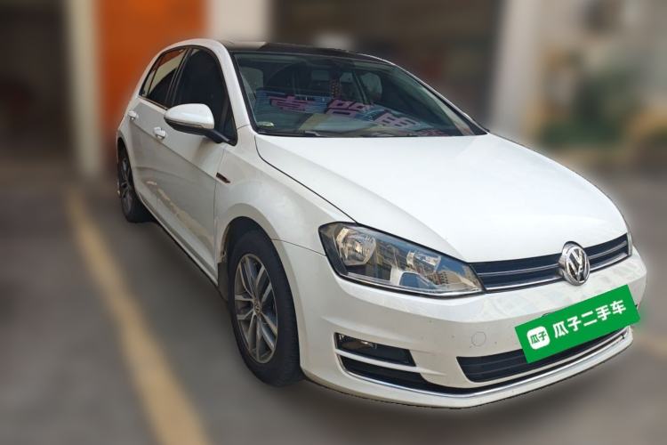Used Volkswagen Golf 2016 230TSI Automatic Comfort Version Front Right 45 Deg