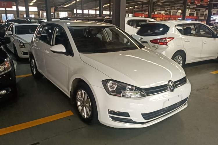 Used Volkswagen Golf 2016 1.6L Automatic Fashion Model Front Right 45 Deg