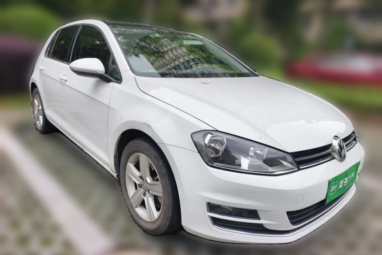 Used Volkswagen Golf 2016 1.6L Automatic Comfort Model Front Right 45 Deg
