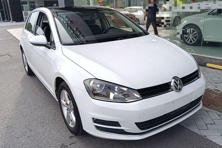Used Volkswagen Golf 2016 1.6L Automatic Comfort Model Front Right 45 Deg