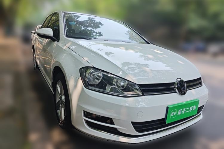Used Volkswagen Golf 2016 230TSI Automatic Comfort Version Front Right 45 Deg