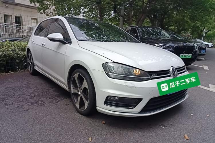 Used Volkswagen Golf 2016 1.4TSI Automatic R-Line Front Right 45 Deg