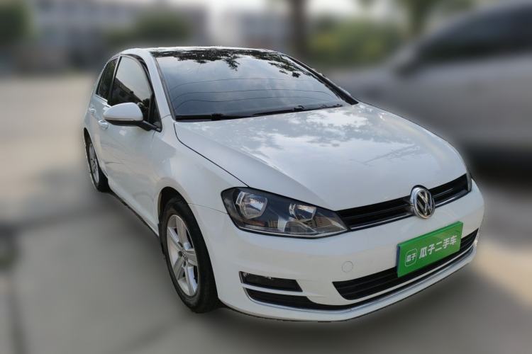 Used Volkswagen Golf 2016 230TSI Automatic Comfort Version Front Right 45 Deg