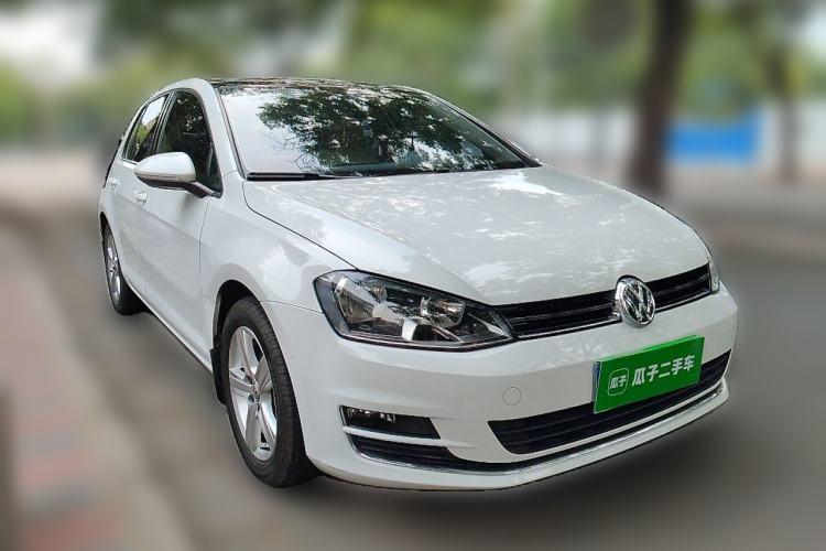 Used Volkswagen Golf 2016 1.6L Automatic Comfort Model Front Right 45 Deg