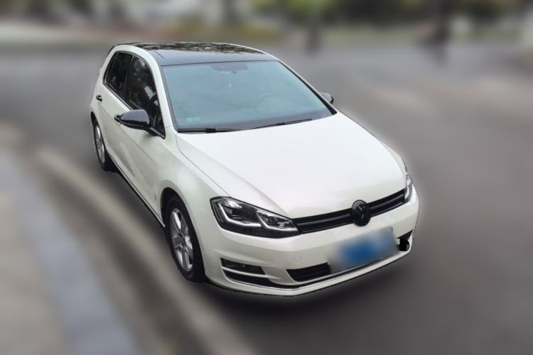 Used Volkswagen Golf 2016 230TSI Manual Comfort Version Front Right 45 Deg