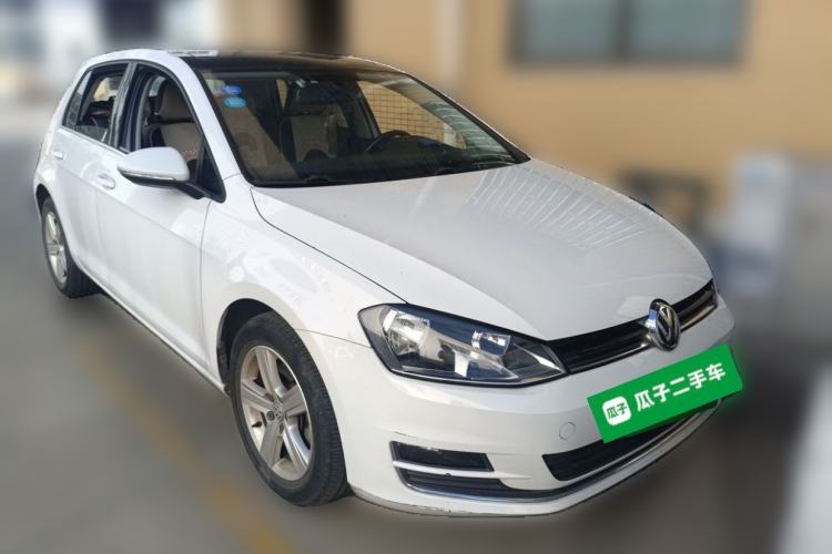 Used Volkswagen Golf 2016 230TSI Automatic Comfort Version Front Right 45 Deg