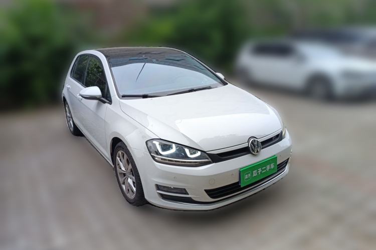 Used Volkswagen Golf 2016 230TSI Automatic Comfort Version Front Right 45 Deg