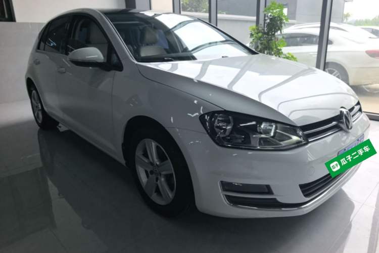 Used Volkswagen Golf 2016 1.6L Automatic Comfort Model Front Right 45 Deg