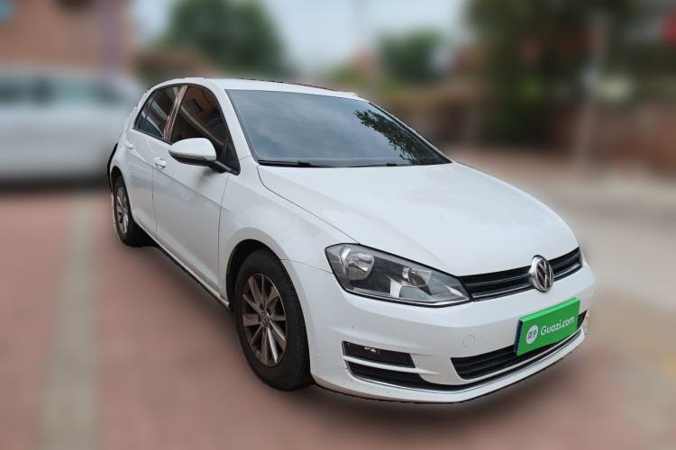 Used Volkswagen Golf 2016 1.6L Manual Fashion Edition Front Right 45 Deg