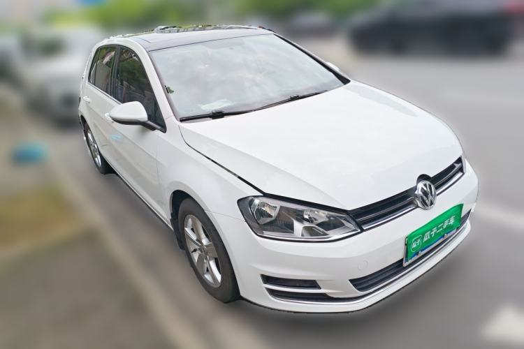 Used Volkswagen Golf 2016 1.6L Automatic Comfort Model Front Right 45 Deg