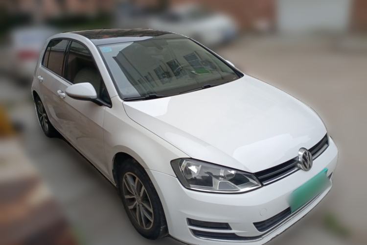 Used Volkswagen Golf 2016 230TSI Automatic Luxury Version Front Right 45 Deg