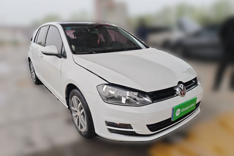 Used Volkswagen Golf 2016 230TSI Automatic Luxury Version Front Right 45 Deg
