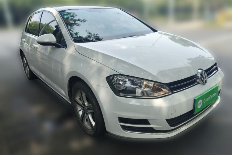 Used Volkswagen Golf 2016 230TSI Manual Comfort Version Front Right 45 Deg