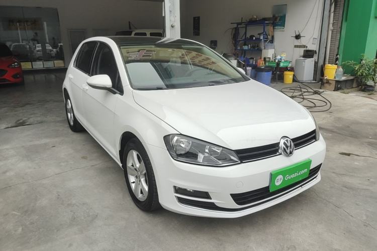 Used Volkswagen Golf 2016 1.6L Automatic Comfort Model Front Right 45 Deg