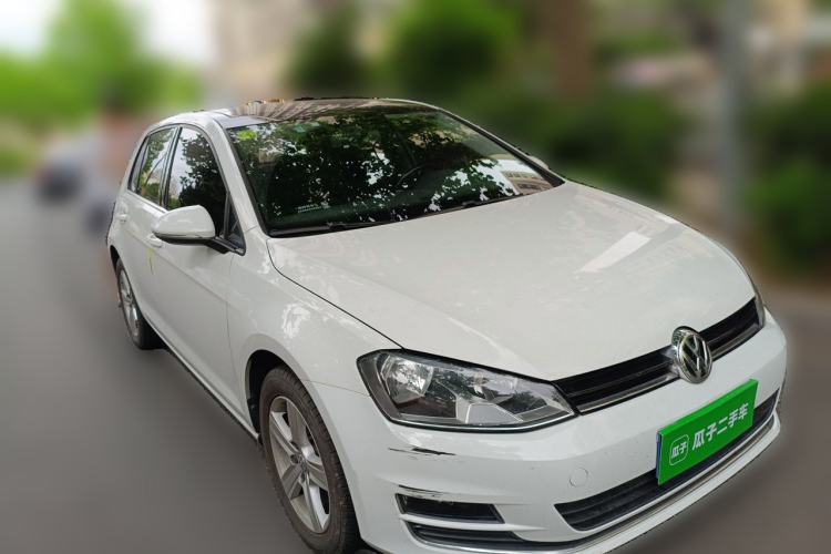 Used Volkswagen Golf 2016 230TSI Automatic Comfort Version Front Right 45 Deg