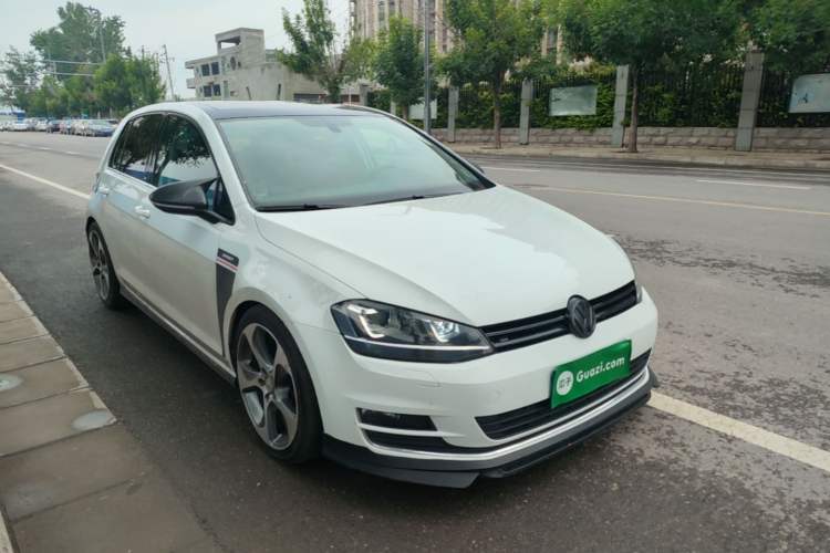 Used Volkswagen Golf 2016 1.4 TSI 25th Anniversary Edition Front Right 45 Deg