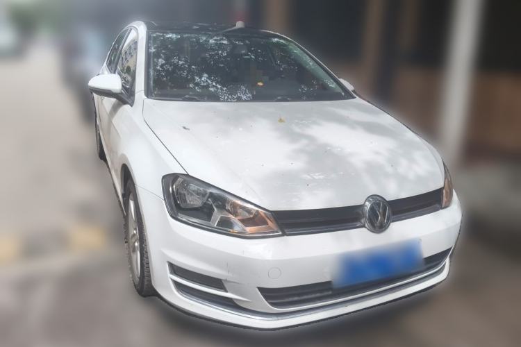 Used Volkswagen Golf 2016 1.6L Automatic Comfort Model Front Right 45 Deg