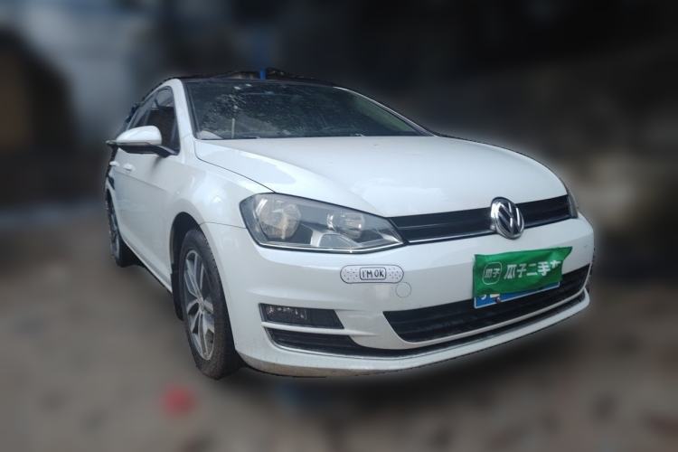 Used Volkswagen Golf 2016 230TSI Automatic Luxury Version Front Right 45 Deg