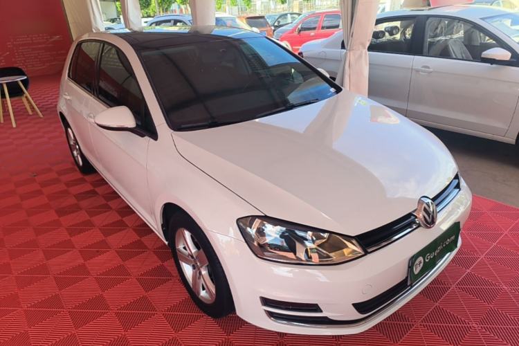 Used Volkswagen Golf 2016 230TSI Automatic Comfort Version Front Right 45 Deg