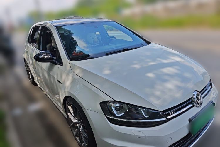 Used Volkswagen Golf 2016 1.4TSI Automatic R-Line Front Right 45 Deg