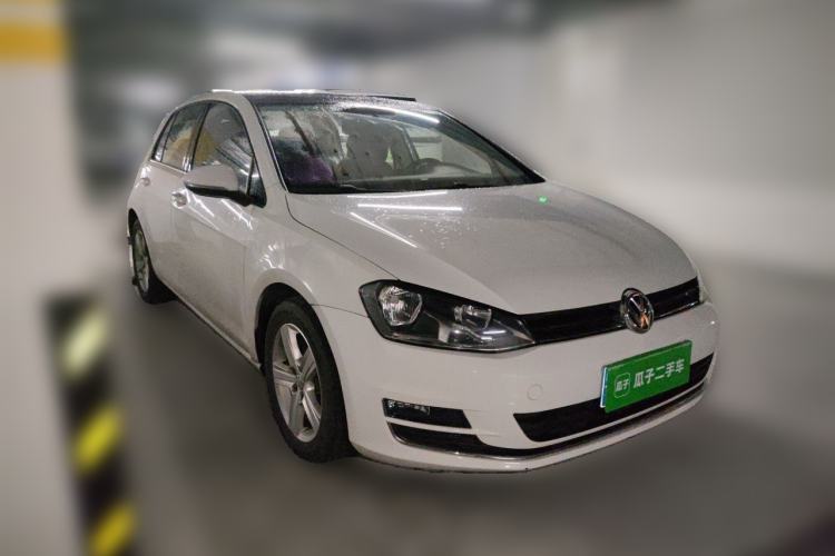 Used Volkswagen Golf 2016 230TSI Automatic Comfort Version Front Right 45 Deg