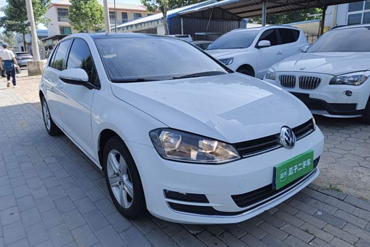 Used Volkswagen Golf 2016 1.6L Automatic Comfort Model Front Right 45 Deg