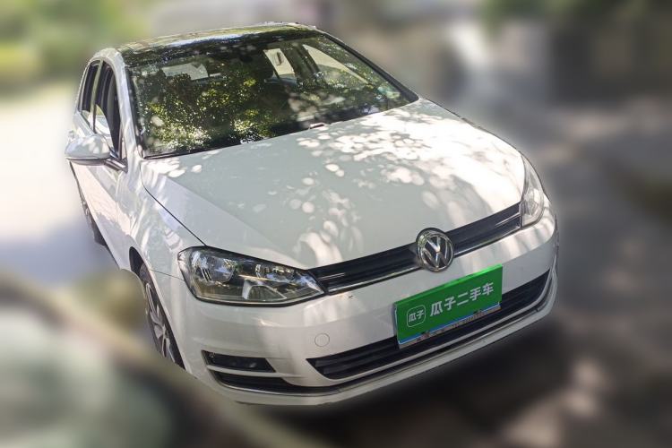 Used Volkswagen Golf 2016 230TSI Automatic Luxury Version Front Right 45 Deg