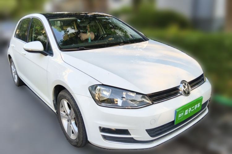 Used Volkswagen Golf 2016 230TSI Automatic Comfort Version Front Right 45 Deg