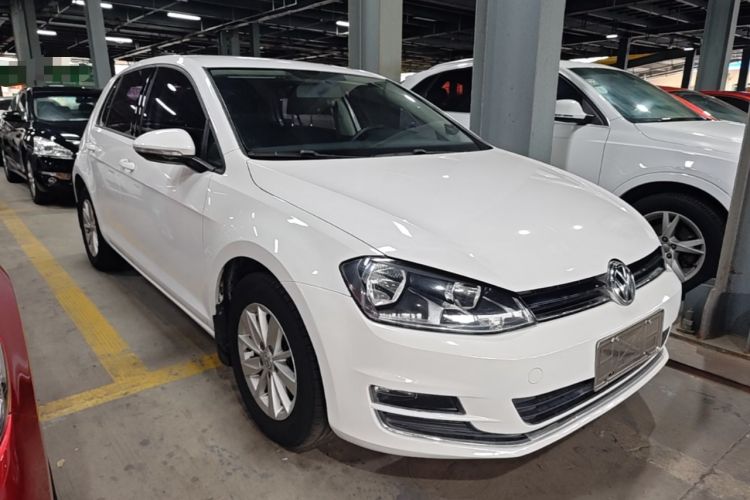 Used Volkswagen Golf 2016 1.6L Automatic Fashion Model Front Right 45 Deg