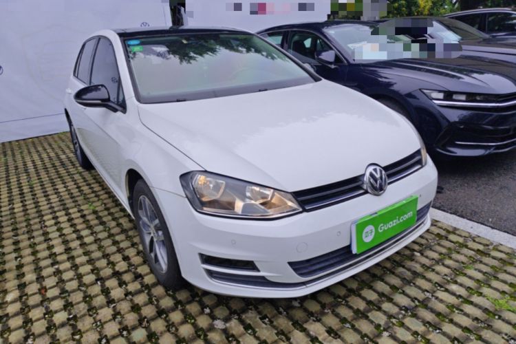 Used Volkswagen Golf 2016 230TSI Automatic Luxury Version Front Right 45 Deg