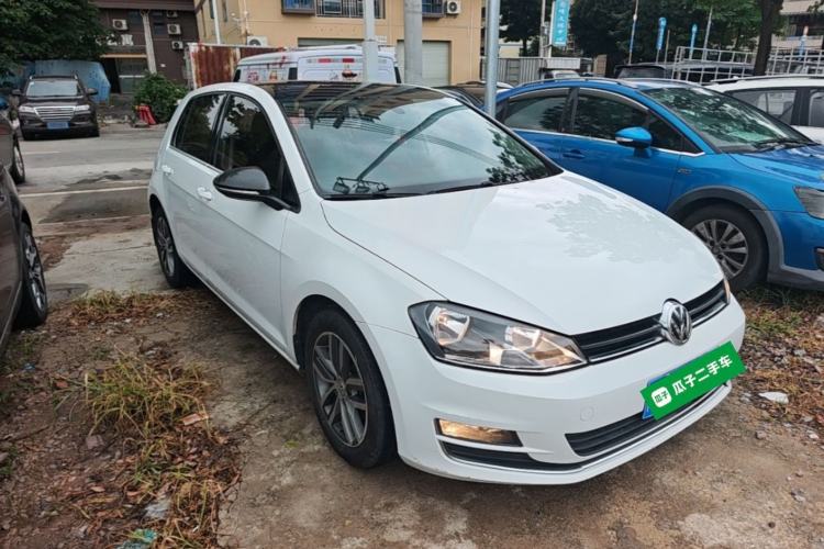 Used Volkswagen Golf 2016 230TSI Automatic Luxury Version Front Right 45 Deg