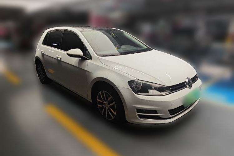 Used Volkswagen Golf 2016 230TSI Automatic Luxury Version Front Right 45 Deg