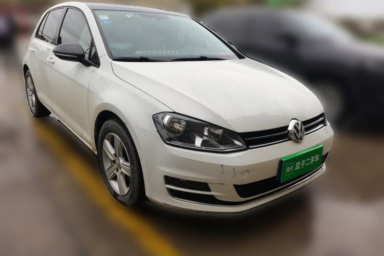 Used Volkswagen Golf 2016 230TSI Automatic Comfort Version Front Right 45 Deg