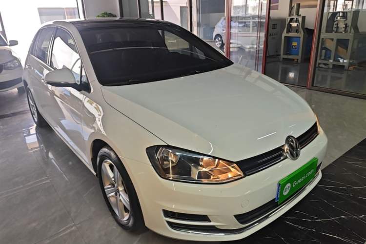 Used Volkswagen Golf 2016 1.6L Automatic Comfort Model Front Right 45 Deg