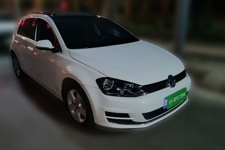 Used Volkswagen Golf 2016 230TSI Automatic Comfort Version Front Right 45 Deg