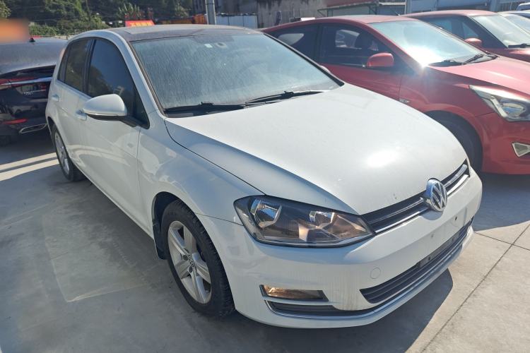 Used Volkswagen Golf 2016 230TSI Manual Comfort Version Front Right 45 Deg