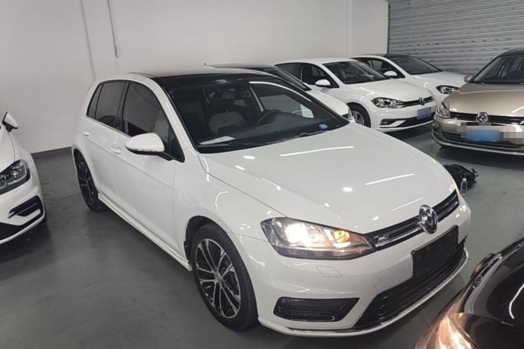 Used Volkswagen Golf 2016 1.4TSI Automatic R-Line Front Right 45 Deg