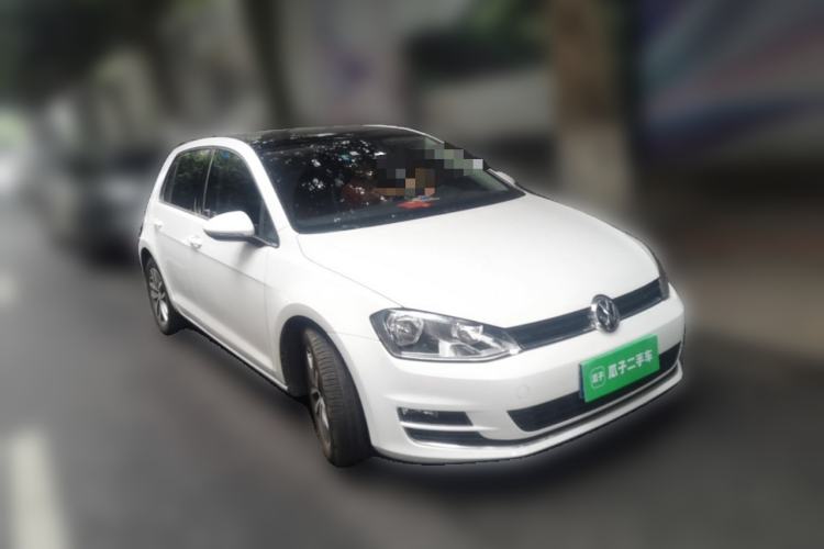Used Volkswagen Golf 2016 230TSI Automatic Luxury Version Front Right 45 Deg