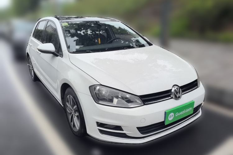 Used Volkswagen Golf 2016 230TSI Automatic Luxury Version Front Right 45 Deg